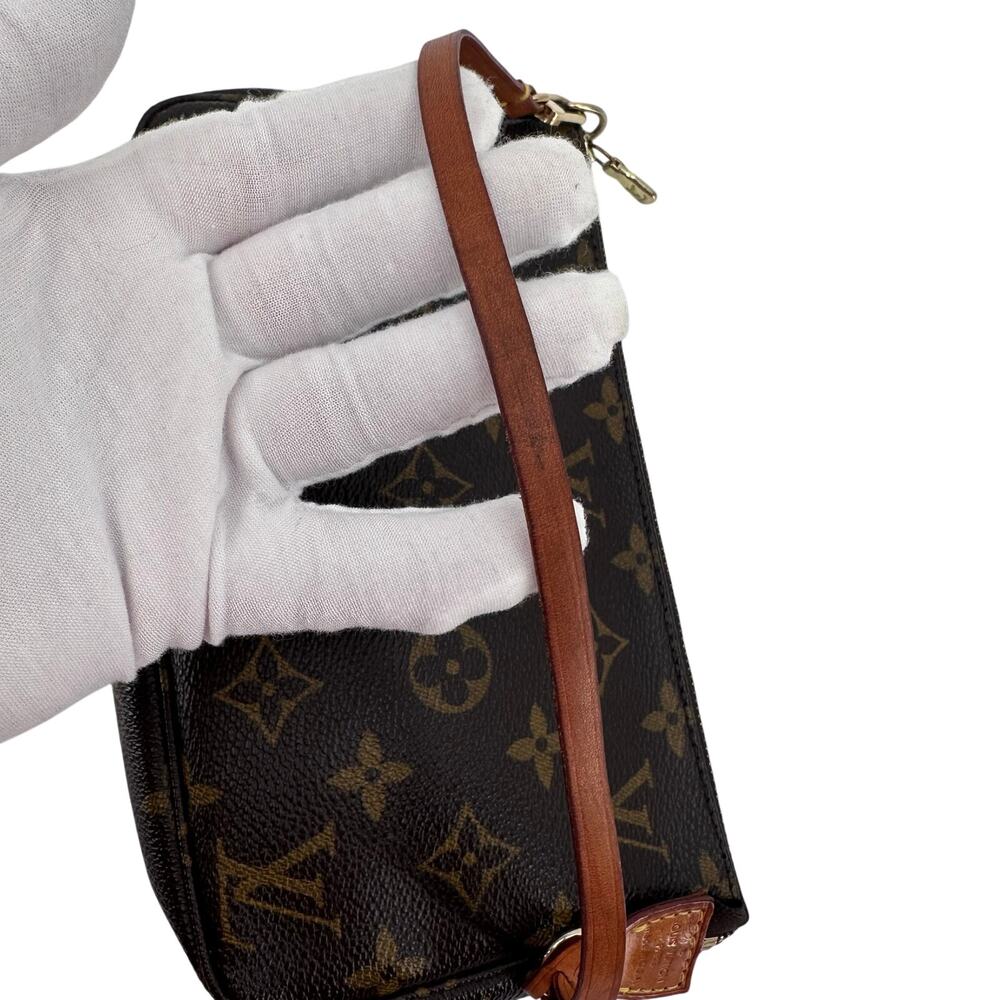 Louis Vuitton LV Monogram Pochette Accessoires Bag - Picture 9 of 16